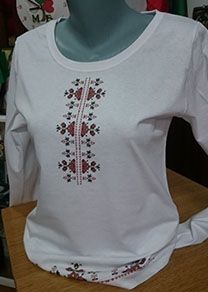 Дамска блуза с дълъг ръкав , мотиви на шевици