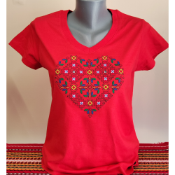 Дамска бяла тениска с бродерия -  Сърце