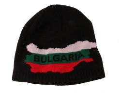 Черна зимна шапка - България