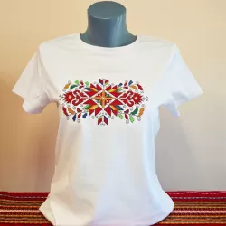 Дамска бяла тениска с бродерия -  Лазарки