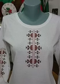 Дамска блуза с дълъг ръкав , мотиви на шевици
