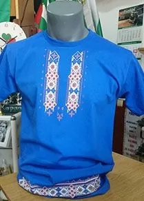 Мъжка синя тениска с мотиви на шевици