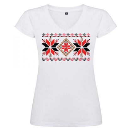 Дамска бяла тениска - V образно деколте с народни мотиви