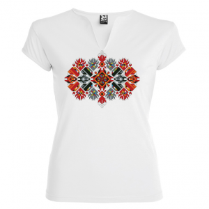 бяла Висококачествена дамска тениска с мотиви на шевици