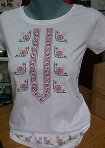 .Дамска тениска тениска с мотиви на шевици - вариант 3
