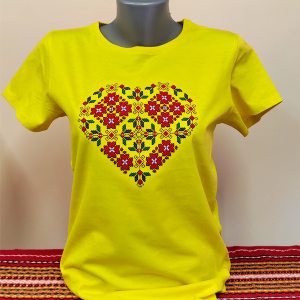 Дамска жълта тениска с бродерия -  Сърце